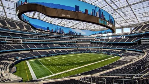 《全球身价榜TOP10！佩德里1.4亿领跑，赖斯、巴尔韦德紧随其后，中前卫新贵崛起》