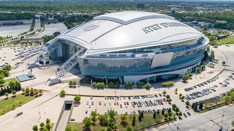 巴塞5-2逆风翻盘，击败皇马再捧西超杯奖杯