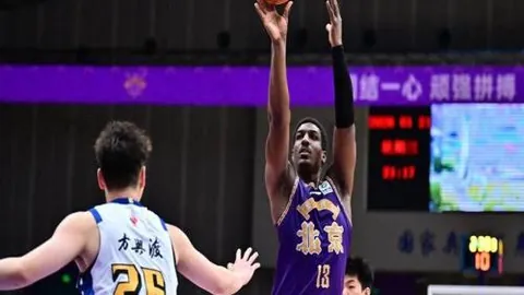 利物浦完胜曼城，2-0复仇成就红军狂欢，蓝月成庆祝背景墙